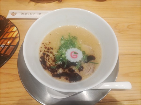 「ミニミラノとんこつラーメン」@CASA LUCAの写真