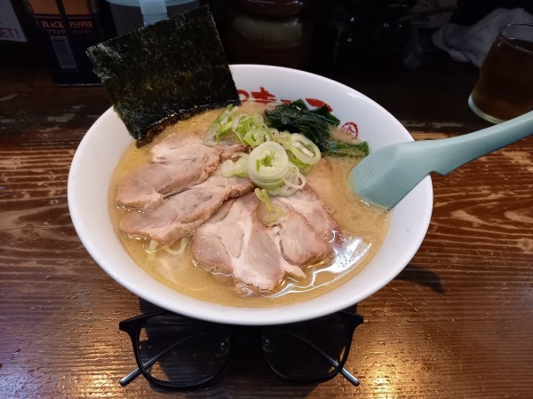 「チャーシューめん(かため・おおめ)」@さつまっこ 平和島店の写真