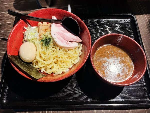 「つけ麺(大)＋煮卵」@らーめん屋本舗 麺龍 仙台駅前店の写真