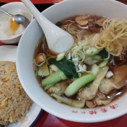 ランチ ワンタン麺+半チャーハン(870)
