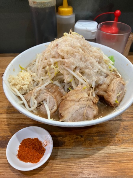 「ラーメン並　豚２枚」@デカ盛り戦隊 豚レンジャーの写真