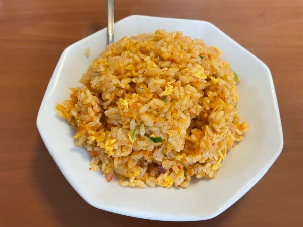 「キムチ炒飯　￥６００」@中国料理 京華の写真