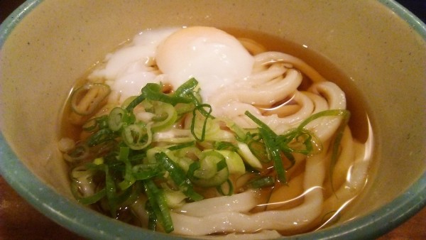 「冷[並盛]ぶっかけ 350円＋温泉卵 80円」@おにやんま 御茶ノ水店の写真