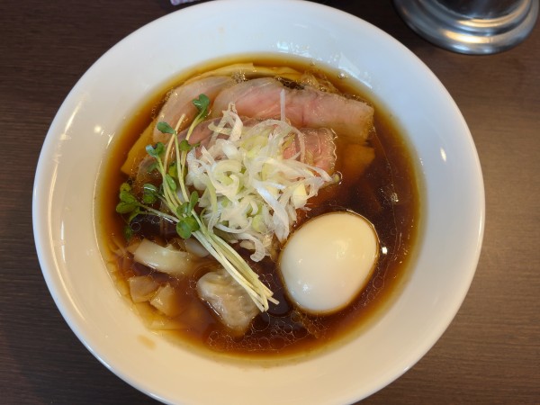 「特製醤油らぁ麺1300円」@オカモトモノガタリの写真