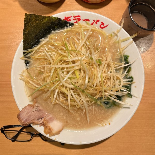 「ネギラーメン」@○新 ネギラーメン 新橋店の写真