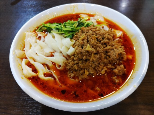 「麻辣刀削麺」@味覚 三号店の写真