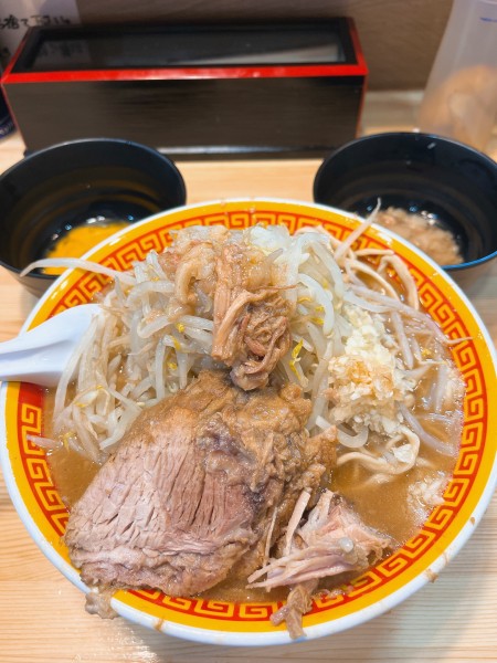 「らーめん　少なめ　アブラヤサイニンニク少し」@えどもんど 中野の写真