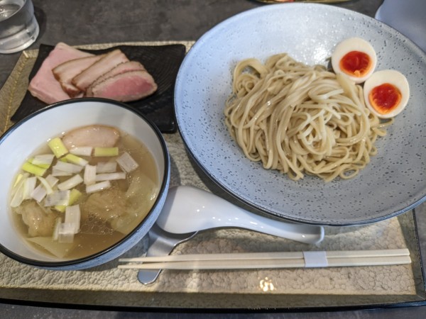 「つけ蕎麦〈塩〉特上」@宍道湖しじみ中華蕎麦 琥珀 池袋店の写真