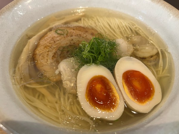 「ホタテ塩そば+煮卵」@麺や 笑華の写真