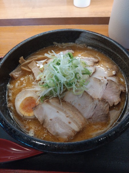 「もっけい味噌(トッピング：名物チャーシューどっかん盛り)」@麺場 もっけいの写真