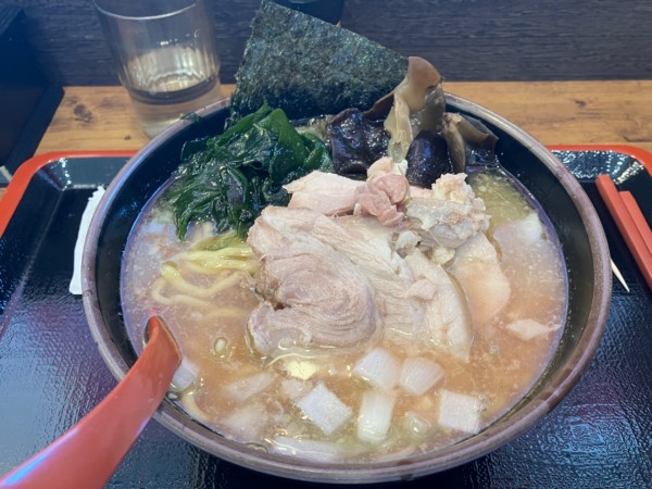 「らーめん並(ランチ麺増量)」@イレブンフーズ 源流 南品川店の写真