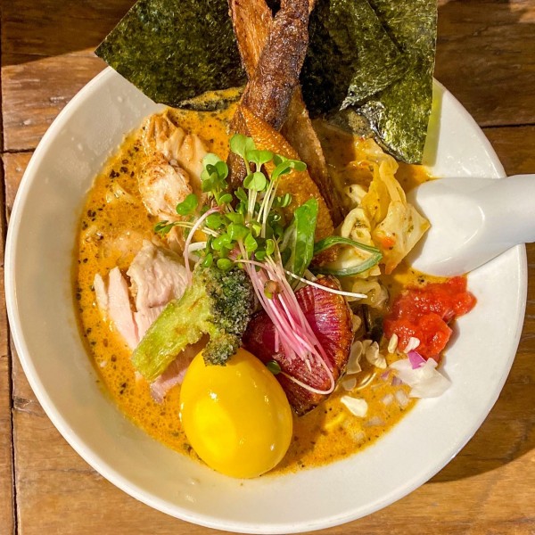 「スペシャルスパイスラーメン ¥1,500」@スパイスラーメン 点と線. 下北沢店の写真