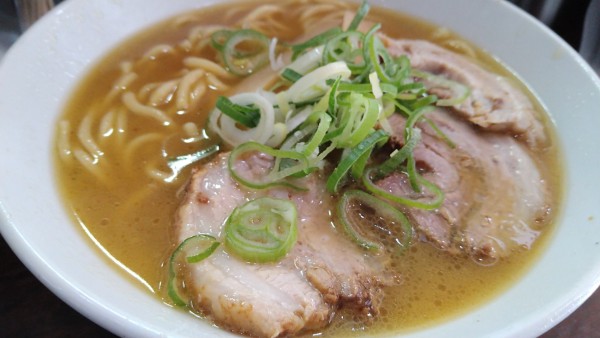 「らーめん大盛り、小ライス」@藤味亭の写真