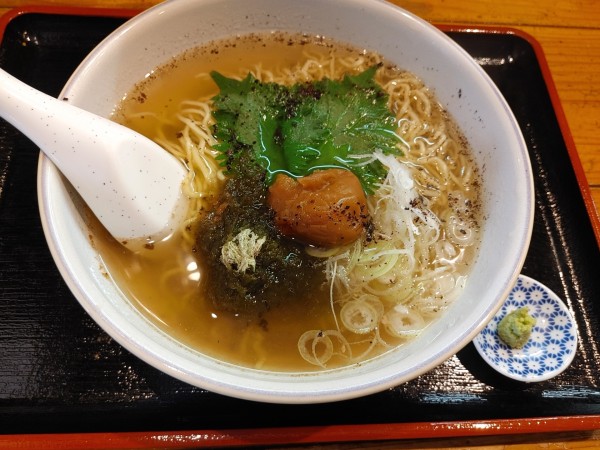 「うめしそラーメン」@麺ぽーかろぅの写真