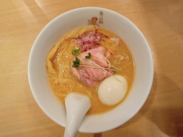 「濃厚金目鯛白湯らぁ麺＋味玉」@金目鯛らぁ麺 鳳仙花 横浜店の写真