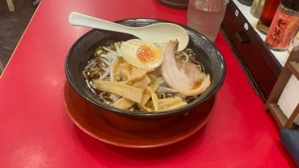「熟成醤油らぁ麺」@中華食堂 一番館 新大久保店の写真