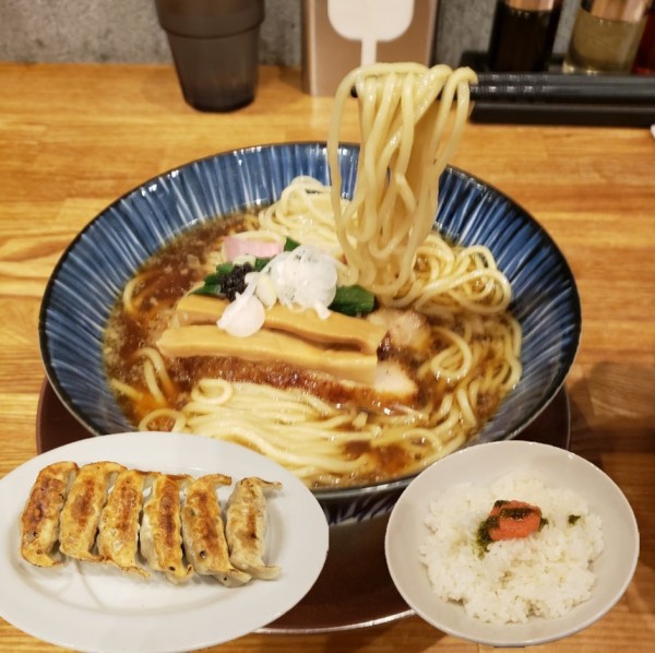「醤油らあめん大盛·餃子·ご飯」@麺処 青野の写真