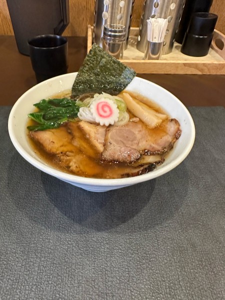 「醤油チャーシュー麺、味玉トッピング」@手打ち 蓮の写真