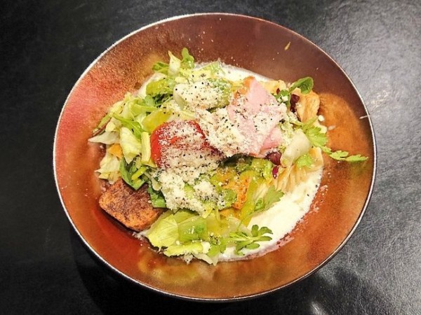 「EXTREME シーザーサラダ feat エビワンタンスープ」@トーキョーニューミクスチャーヌードル 八咫烏 CHIKARABOの写真