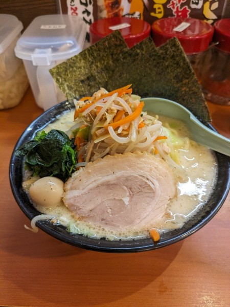 「塩豚骨野菜ラーメン」@横浜家系ラーメン 極味家の写真