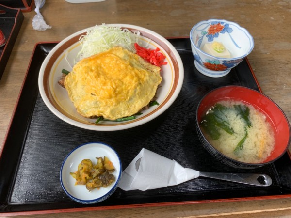 「黒チャーハン　850円」@お食事処うえ乃家の写真