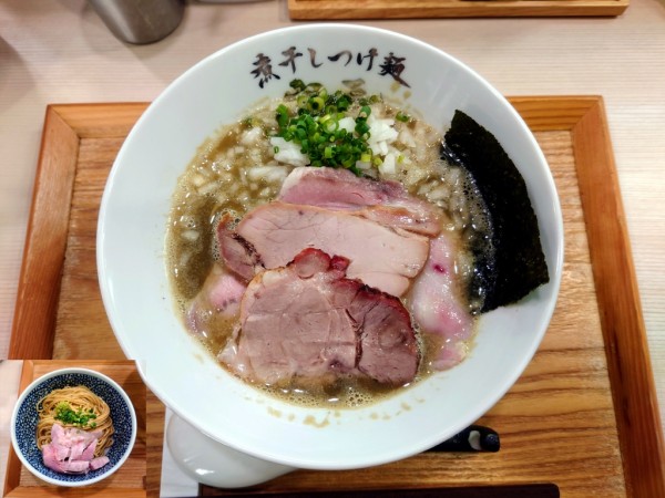 「淡麗煮干しそば(塩)+煮干しの和え玉冷やしver.(醤油)」@煮干しつけ麺 宮元の写真