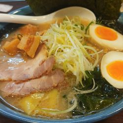 豪快らーめん(普通➡ばり➡ばりばり)￥1,050