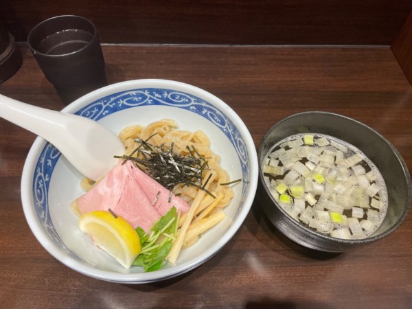 「淡麗煮干しつけ麺（高加水極太麺）」@寿製麺 よしかわ 西台駅前店の写真