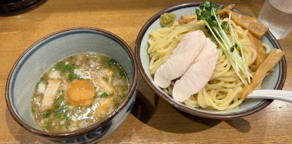 「魚貝塩つけ麺(大)850円➕味玉100円」@鼈の写真