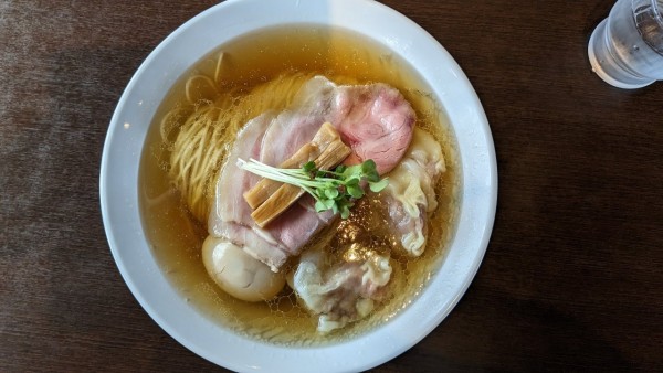 「鶏塩そば　全部のせ」@麵処 清水 三条店の写真