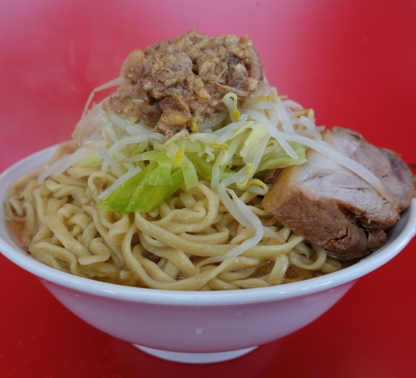 「小ラーメン 800円 + 大盛 現金100円」@ラーメン二郎 ひたちなか店の写真