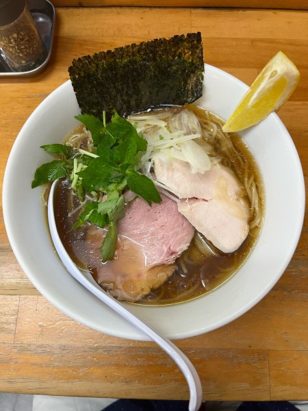 「【限定麺】冷やし醤油ラーメン 950円」@ラーメン いいかおの写真