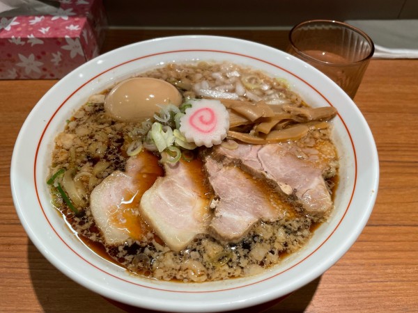 「特性背脂ラーメン(1250円)」@麺屋すえよしの写真