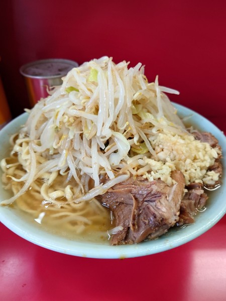 「大豚  野菜マシ  ニンニク  カラメ」@ラーメン二郎 三田本店の写真
