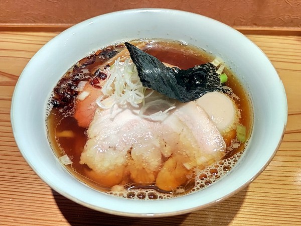 「醤油味玉」@らぁめん鴇の写真