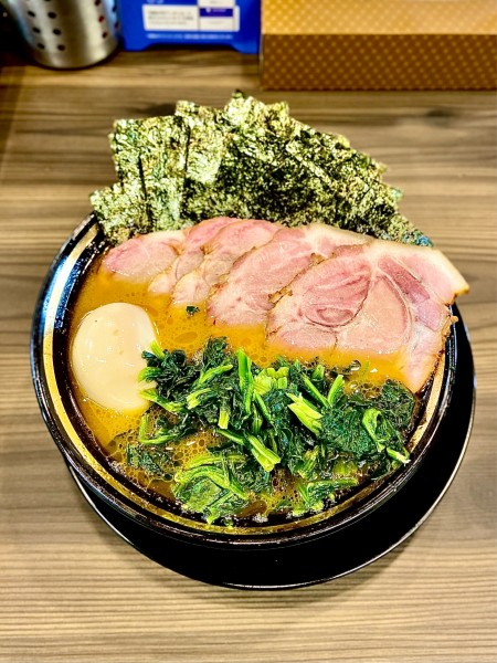 「王道ラーメン」@家系ラーメン がくの写真