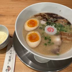 ミラノキング豚骨ラーメン➕チーズ