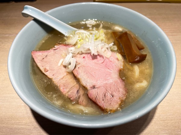 「手打ち中華そば(肩ロース)塩」@まるえ中華そばの写真