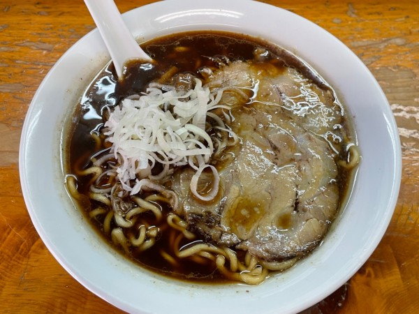 「しょうゆラーメン　￥８００」@とっかり 本店の写真