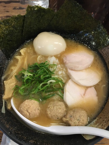 「特製濃厚鷄骨醤油そば」@濃厚鶏そば 麺屋武一 秋葉原店の写真