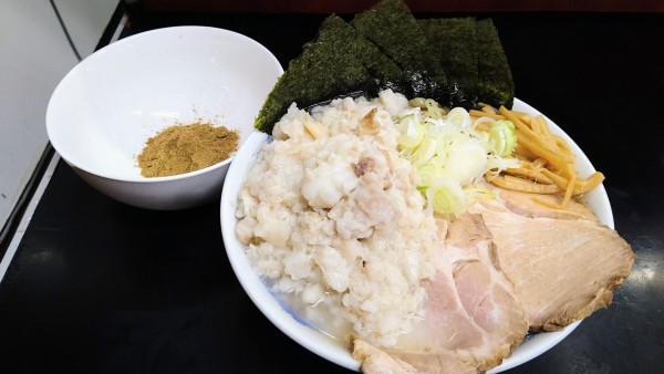 「しょうゆ中華そば+魚粉・海苔・身入りトリプル」@手打ち中華そば 酒田 河原町店の写真