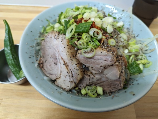 「塩汁なし200g野菜マシ脂マシ」@ラーメン工藤の写真