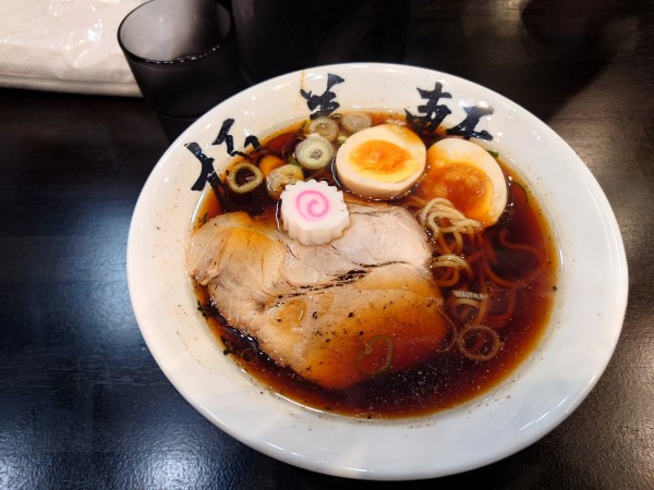 「味玉中華そば・・990円」@横浜家系ラーメン極美家・中華そば極美軒の写真