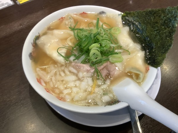 「塩ワンタン麺　1000円」@来来亭 小田原成田店の写真