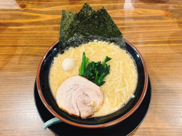 「ラーメン(醤油)」@横浜家系ラーメン 一四家 宇部店の写真
