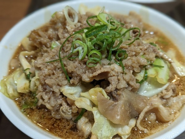 「スタミナ中華そば」@麺とかき氷 ドギャン 谷四店の写真