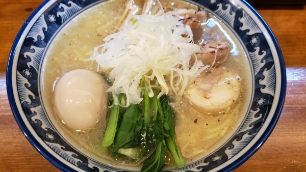 「鶏そば 塩+味玉」@ラーメンSorenariの写真