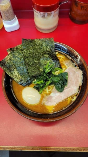 「味たまラーメン 中」@家系ラーメン 佐々喜家の写真