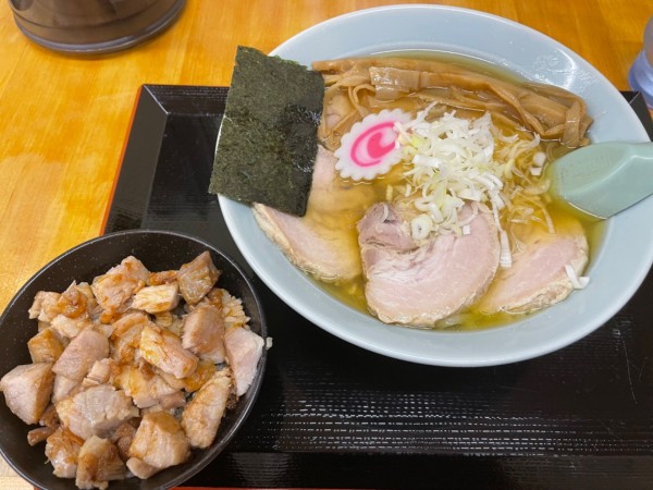 「手打チャーシュー中華そば＋半ライス」@中華そば 香十の写真