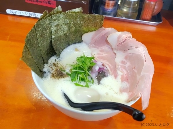 「特製白湯しょうゆ」@麺屋 鶏っぷの写真